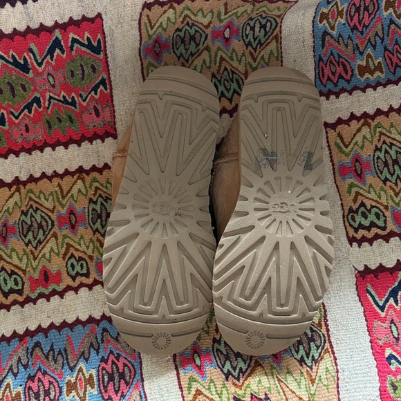 UGG Tan Boots ankle - Picture 5 of 5